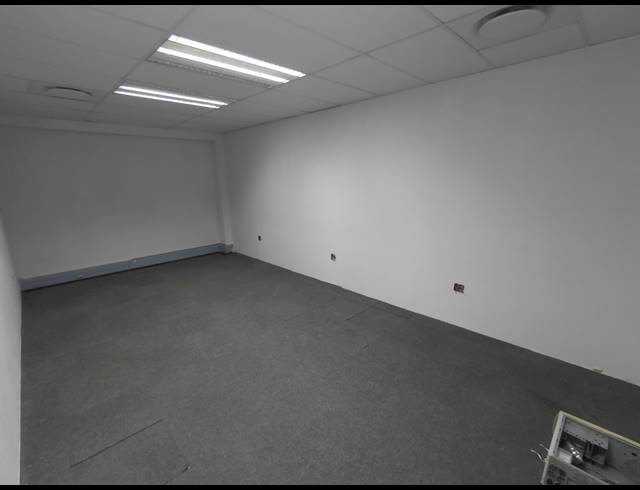 252M² OFFICE TO LET IN HALFWAY HOUSE ESTATES